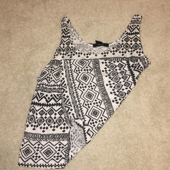 Forever 21 tank it is right above the hip area - Picture 3 of 3